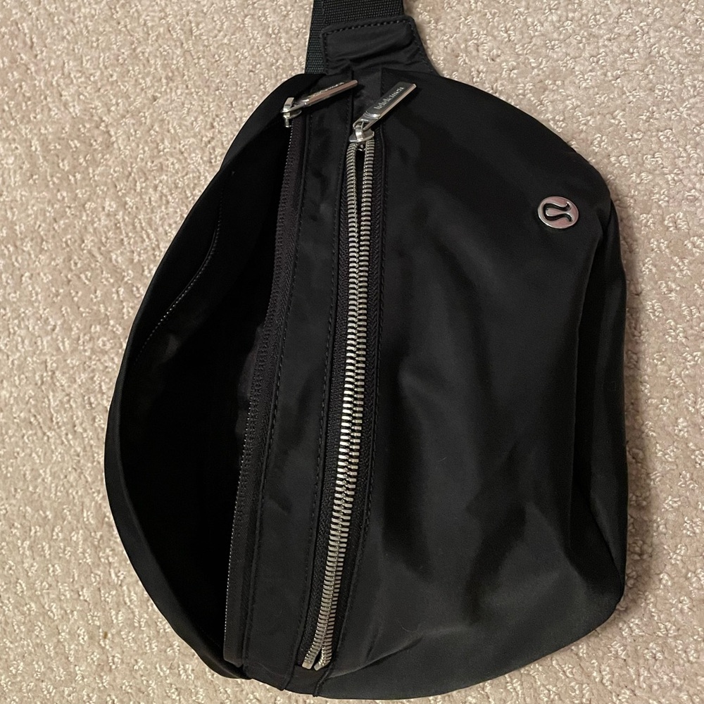 Large lululemon Belt Bag Black